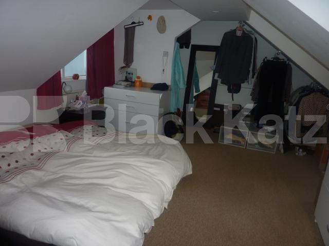 			STUNNING ONE BED!, 1 Bedroom, 1 bath, 1 reception Flat			 Highgate Road, KENTISH TOWN